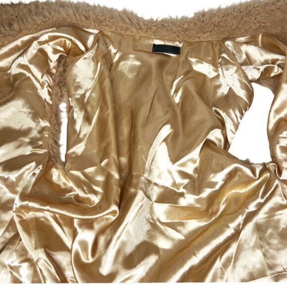 JANICE APPAREL‎ Faux Fur Shaggy Vest Carmel Size OS - Picture 5 of 6